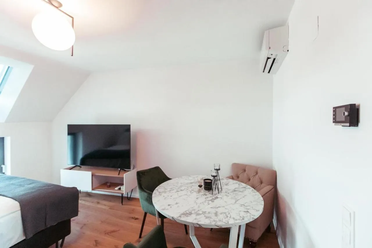 Triangle City Apartment Vienna