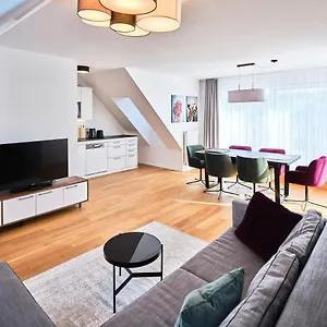 Appartamento Myfavorit - Spacious Next To Puplic Transport U1 Direct Connection To Citycenter, Vienna
